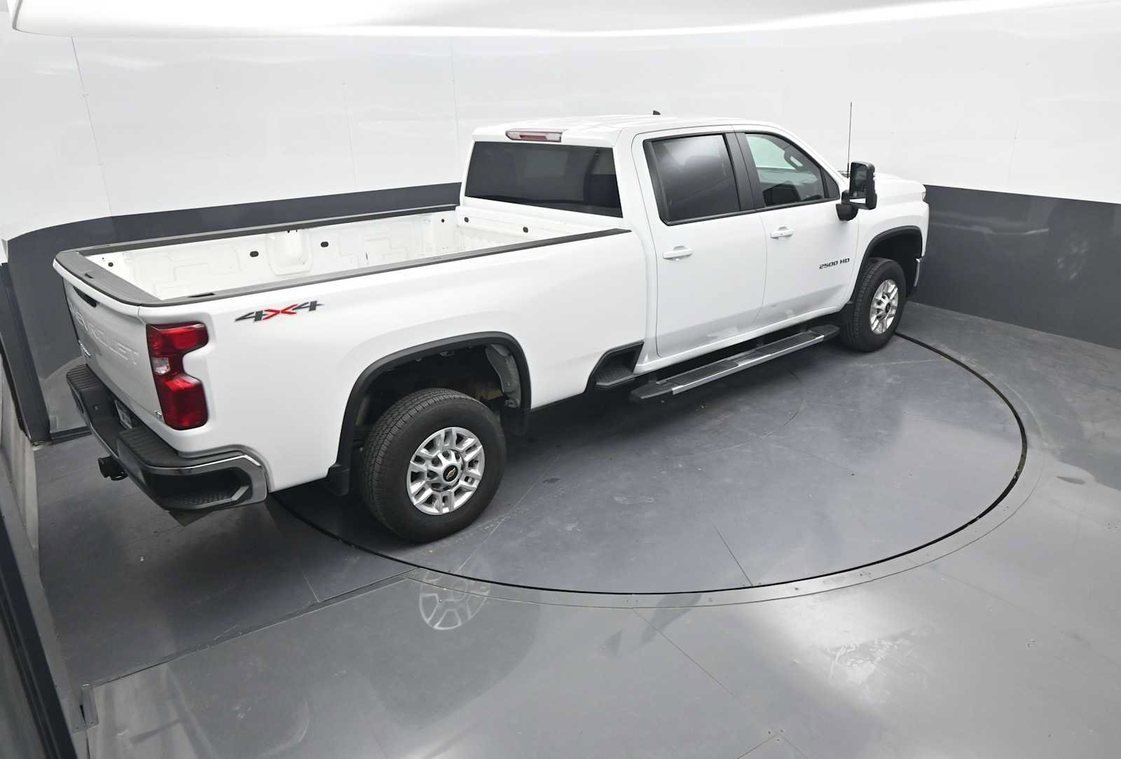 Used 2025 Chevrolet Silverado 2500 LT w/ Convenience Package AWD/4WD image 40