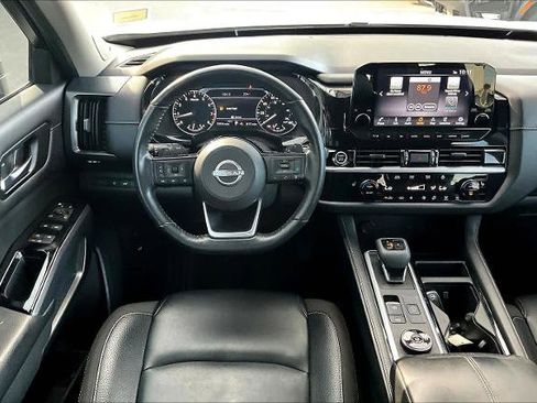 Certified 2023 Nissan Pathfinder SL w/ SL Premium Package image 5