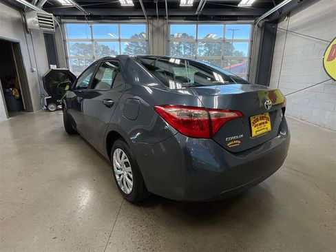 Used 2019 Toyota Corolla LE FWD image 3