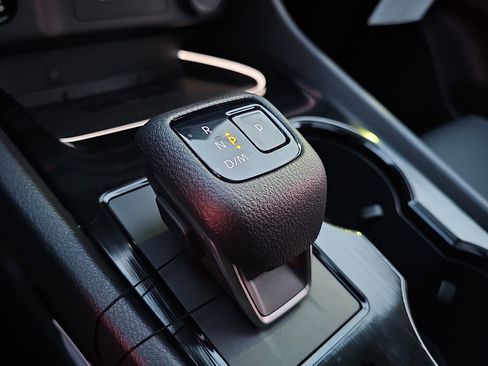 Certified 2025 Nissan Rogue SL w/ Tech Package image 16