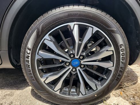 Used 2022 Ford Escape SE w/ SE Sport Appearance Package image 10