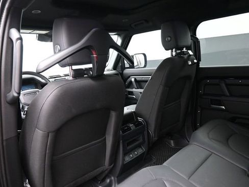 Used 2025 Land Rover Defender 110 S image 16