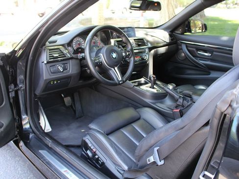 Used 2015 BMW M4 Convertible image 7
