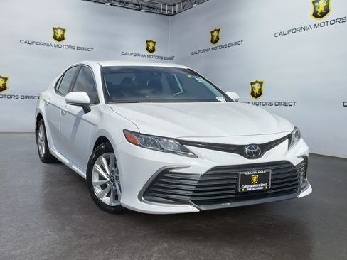 Used 2022 Toyota Camry LE w/ Convenience Package FWD image 3