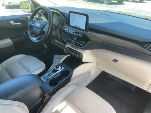 Used 2020 Ford Escape Titanium AWD/4WD image 30