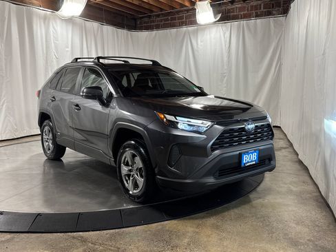 Used 2023 Toyota RAV4 XLE w/ Convenience Package AWD/4WD image 10