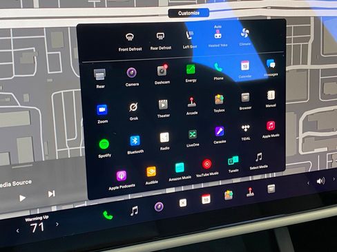 Used 2022 Tesla Model S AWD image 23