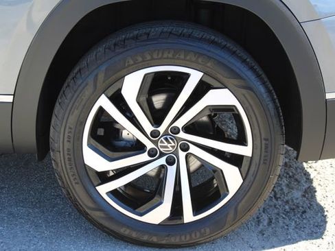 Used 2023 Volkswagen Atlas SEL image 9