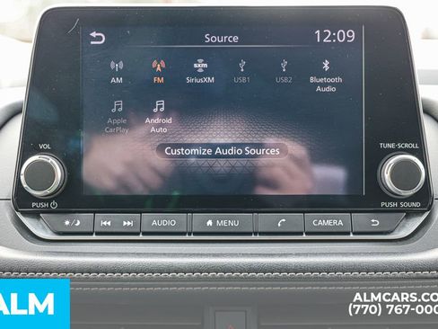 Used 2024 Nissan Rogue SV FWD image 40