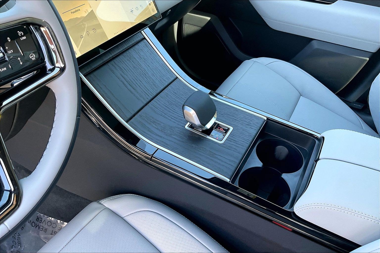 New 2026 Land Rover Range Rover Velar S AWD/4WD image 13