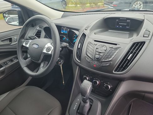 Used 2016 Ford Escape S image 8
