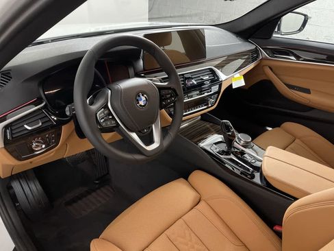 Certified 2023 BMW 530i xDrive w/ Convenience Package image 12