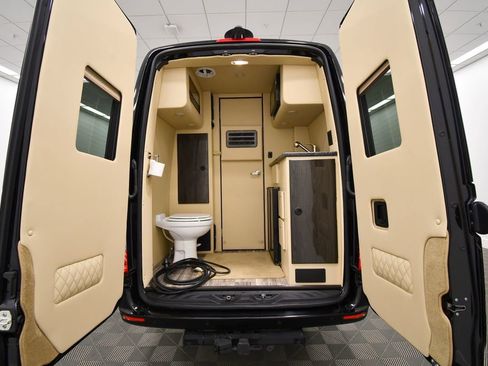 Used 2021 Mercedes-Benz Sprinter 3500 image 8
