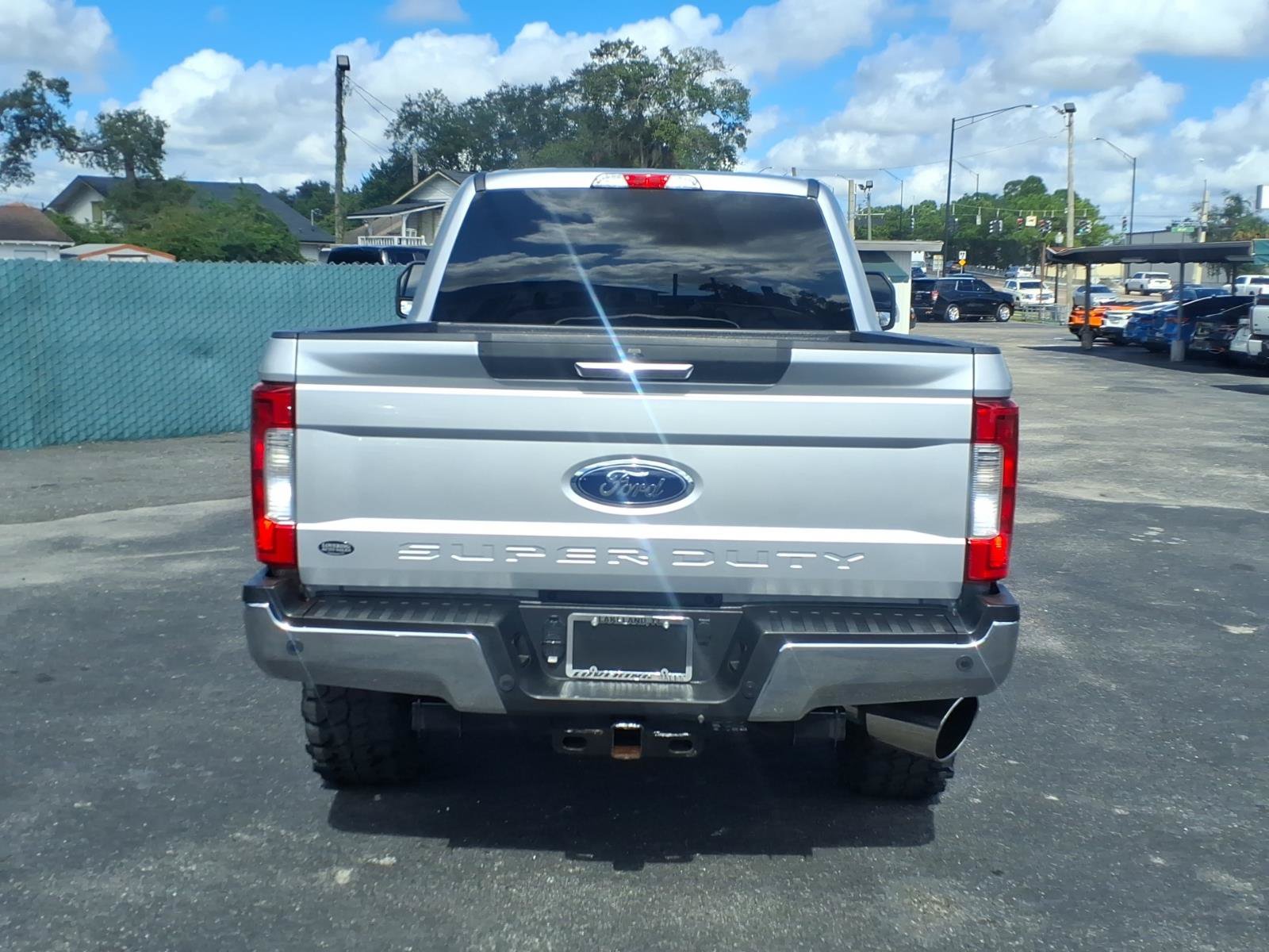 Used 2019 Ford F250 XLT w/ XLT Premium Package AWD/4WD image 4