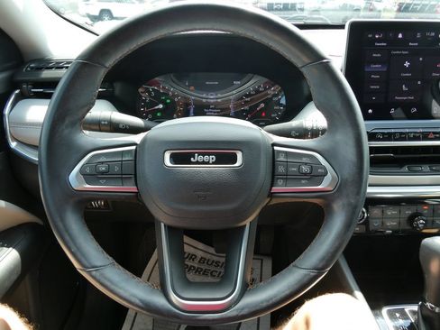 Used 2022 Jeep Compass Limited AWD/4WD image 32