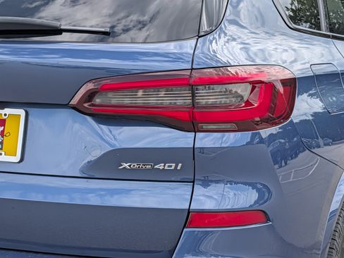 Used 2022 BMW X5 xDrive40i w/ M Sport Package AWD/4WD image 10