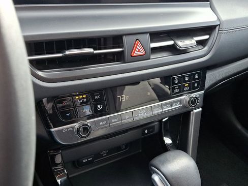 Used 2024 Kia Seltos EX AWD/4WD image 19