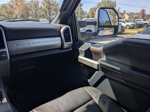 Used 2022 Ford F250 Lariat w/ Chrome Package image 14