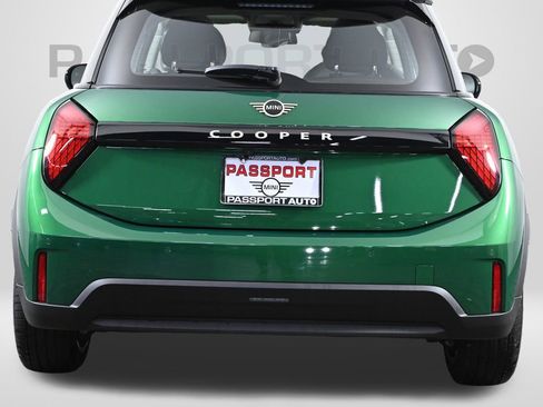 Used 2025 MINI Cooper 2-Door Hardtop image 8