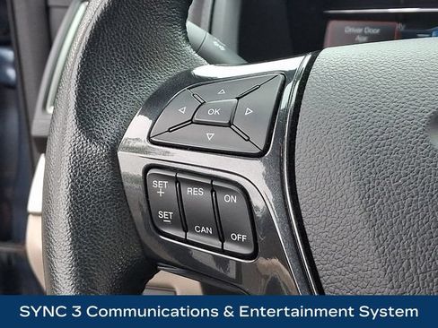Used 2019 Ford Explorer XLT w/ Equipment Group 202A AWD/4WD image 7