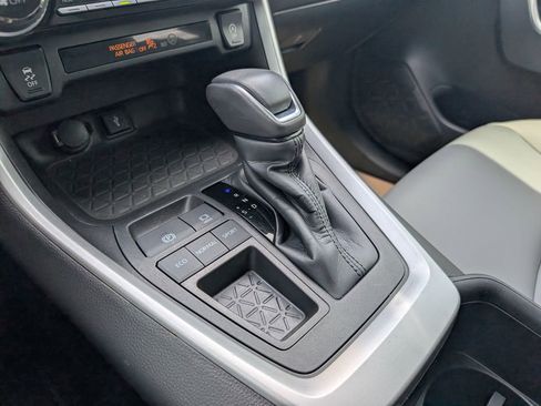 Used 2022 Toyota RAV4 XLE Premium FWD image 22