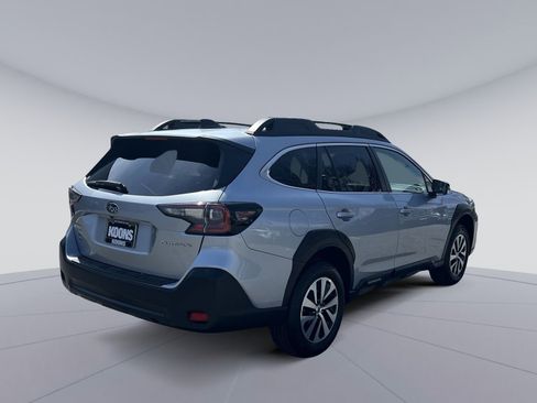 Used 2024 Subaru Outback Premium image 16