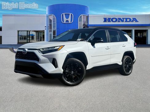 Used 2024 Toyota RAV4 XSE w/ Advanced Technology Package image 2