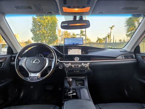 Used 2015 Lexus ES 350 w/ Premium Package image 6