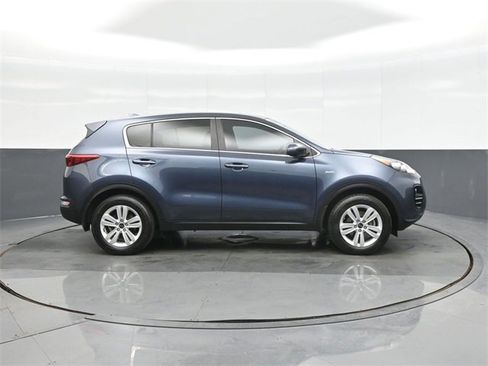 Used 2019 Kia Sportage LX image 8