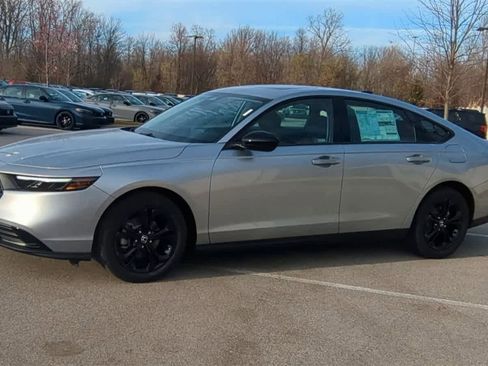 New 2025 Honda Accord SE image 4