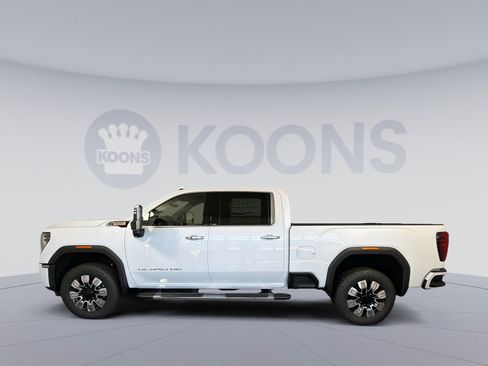 New 2026 GMC Sierra 2500 Denali w/ Denali Reserve Package AWD/4WD image 2
