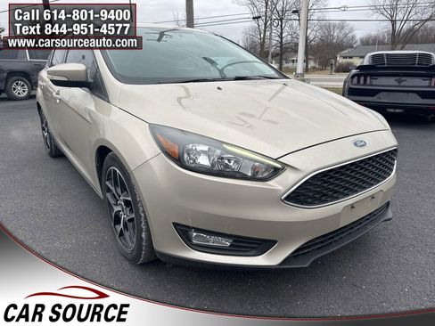Used 2017 Ford Focus SEL w/ Cold Weather Package image 9