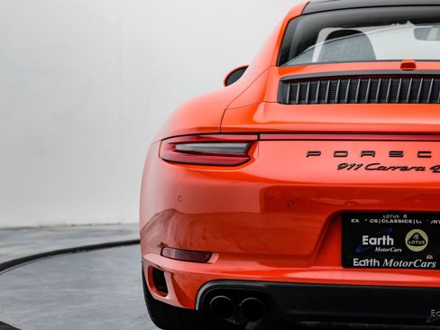 Used 2018 Porsche 911 Carrera 4S AWD/4WD image 12