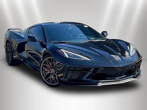 Used 2023 Chevrolet Corvette Stingray Preferred Cpe w/ Z51 Performance Package RWD image 3