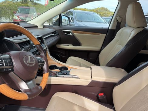 Used 2019 Lexus RX 450hL Premium w/ Premium Package image 11