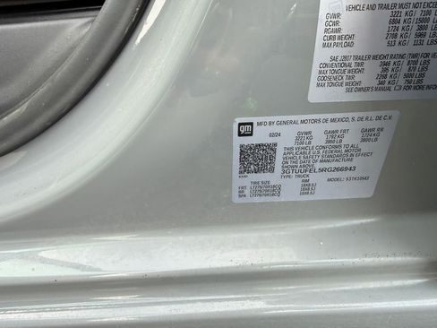 Used 2024 GMC Sierra 1500 AT4X image 31