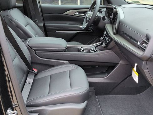 New 2026 Chevrolet Traverse LT w/ Sun and Wheel Package FWD image 27