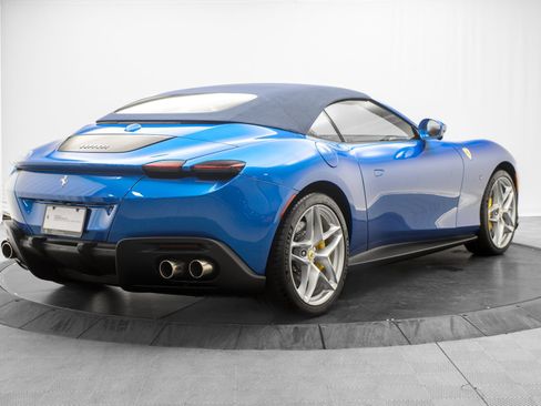 Used 2026 Ferrari Roma Spider RWD image 15