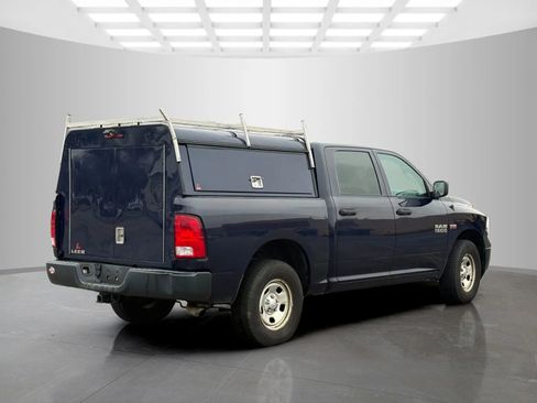 Used 2018 RAM 1500 SLT image 5