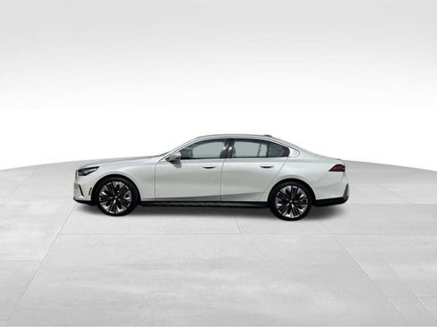 Certified 2024 BMW 530i xDrive w/ Executive Package image 2