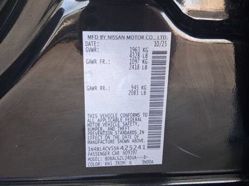 Used 2025 Nissan Altima 2.5 SR FWD image 3