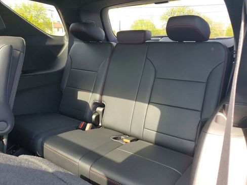 New 2026 Chevrolet Traverse RS w/ LPO, Floor Liner Package AWD/4WD image 10