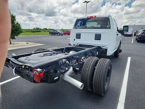 New 2026 RAM 3500 Tradesman AWD/4WD image 8