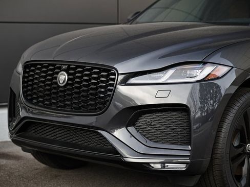 New 2026 Jaguar F-PACE R-Dynamic S image 2
