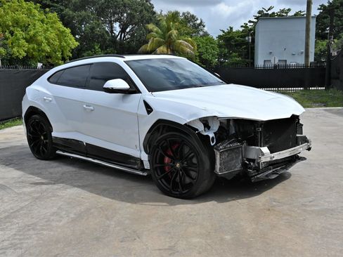 Used 2019 Lamborghini Urus AWD/4WD image 2