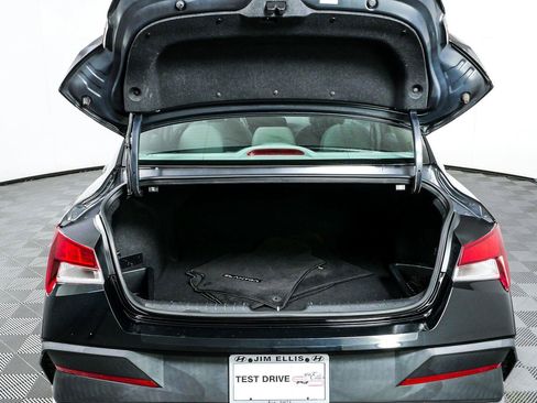 Used 2024 Hyundai Elantra SEL FWD image 30