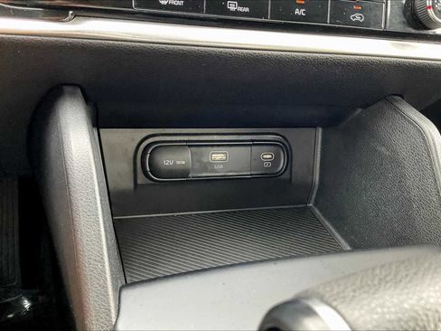 Used 2023 Kia Sportage LX image 32