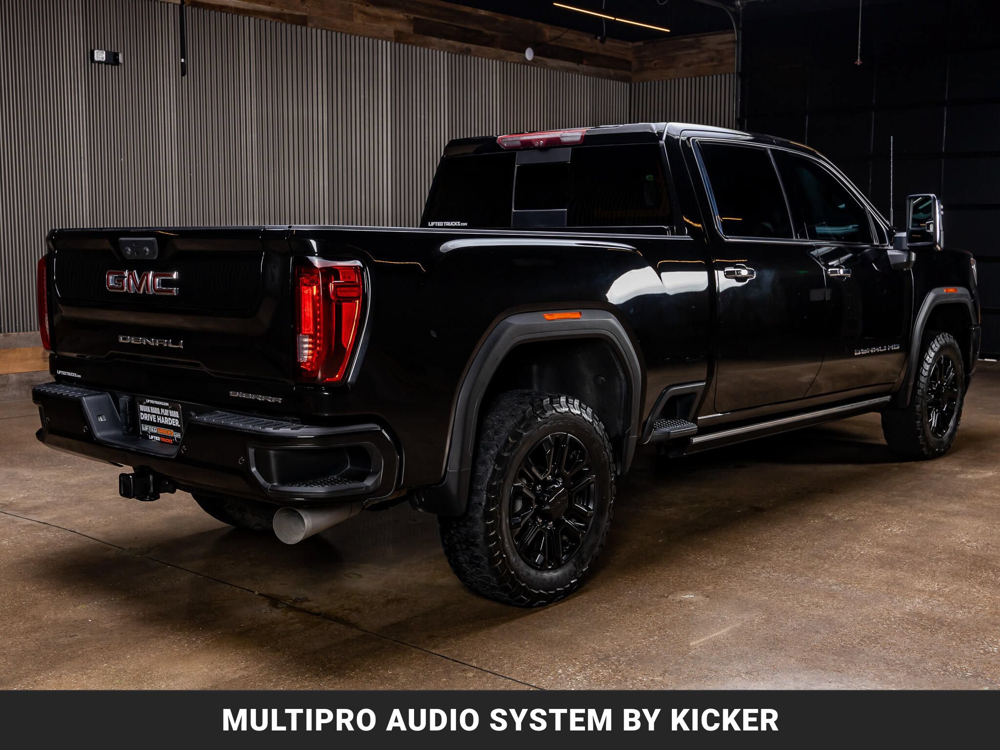 Used 2022 GMC Sierra 2500 Denali w/ Denali Black Diamond Edition AWD/4WD image 9