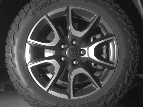 Used 2025 Jeep Compass Trailhawk AWD/4WD image 13