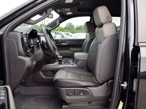 Used 2024 Chevrolet Silverado 1500 ZR2 AWD/4WD image 18